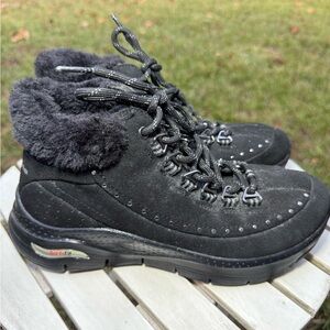 Skechers Women's (6.5)Arch Fit - Goodnight Black Winterized Sneakers 167325.BBK